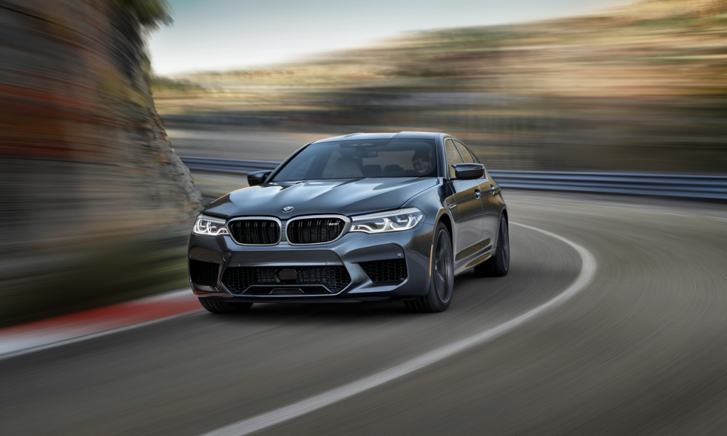 Vue de la BMW M5, une berline sportive de luxe