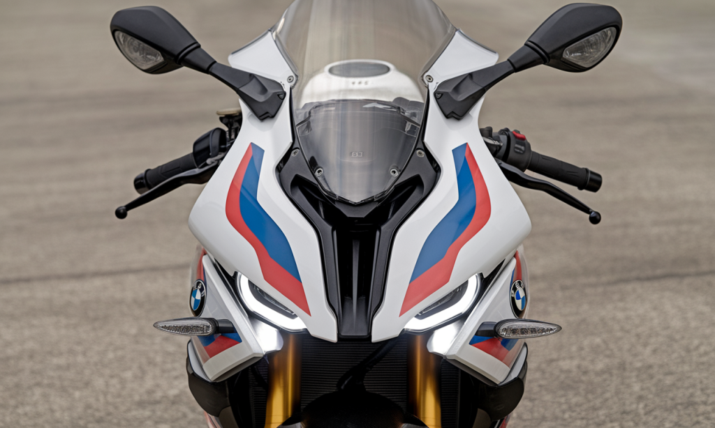 Moto sportive BMW S1000RR d'occasion, vue latérale